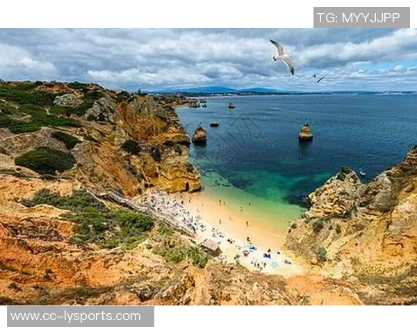 葡萄牙2026年客场球衣曝光海蓝色V字设计搭配独特图案装饰