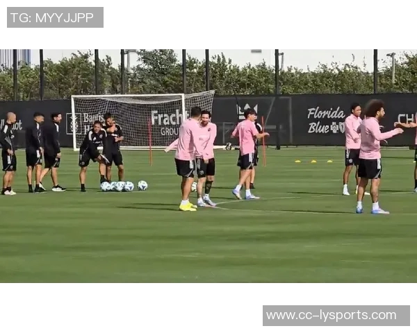 马斯切拉诺透露阿连德因发烧缺席训练明日有望回归球队